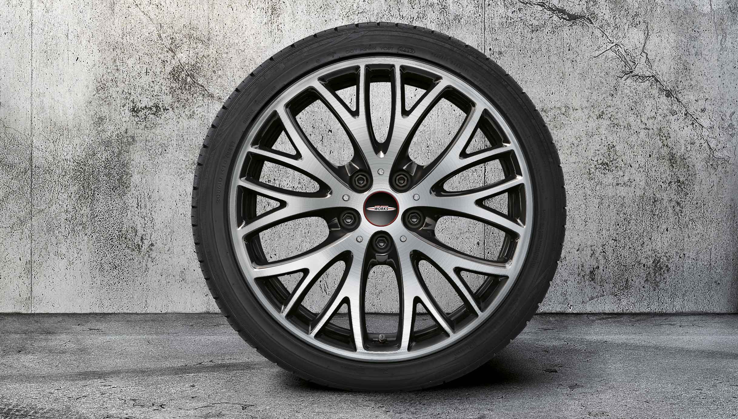 18-дюймові диски JCW cross spoke – jet black bicolor – 506 18-дюймові диски JCW cross spoke – jet black bicolor – 506